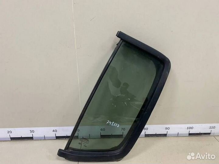 Стекло двери задней левой форточка Nissan Navara D