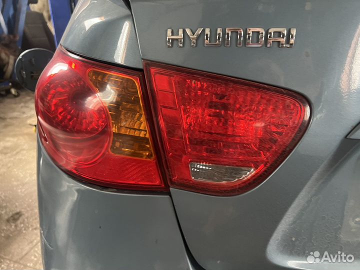 Фонарь в крышку багажника Hyundai Elantra HD