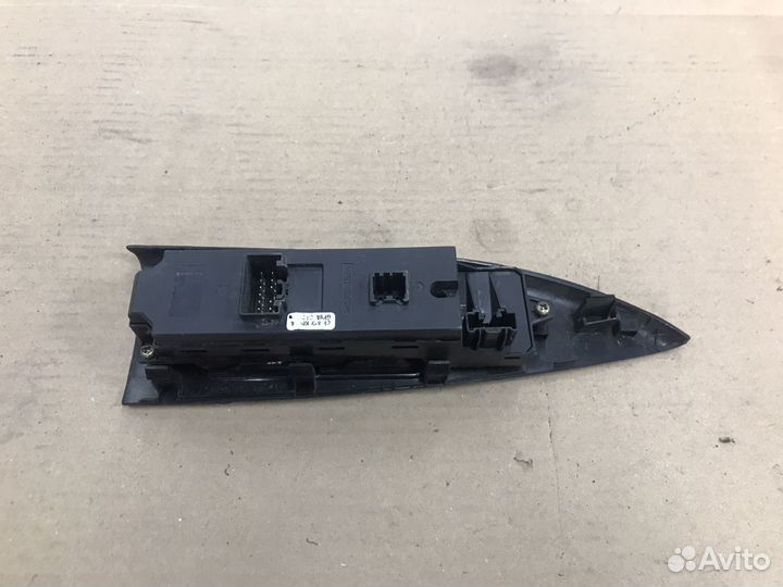 Блок кнопак стеклоподъемника Mazda 6