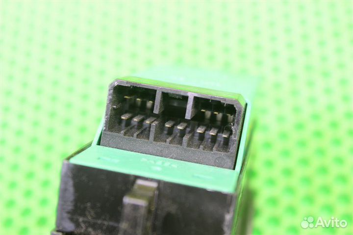 Блок управления стеклоподъемниками передний правый