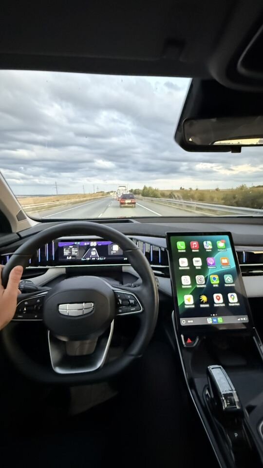 Geely Atlas: фото владельца