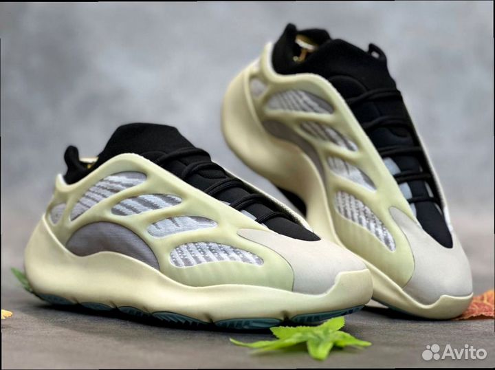 Кроссовки Мужские Adidas Yeezy boost 700