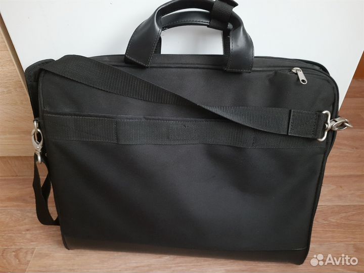 Сумка для ноутбука 17 дюймов бу в отл. состоянии