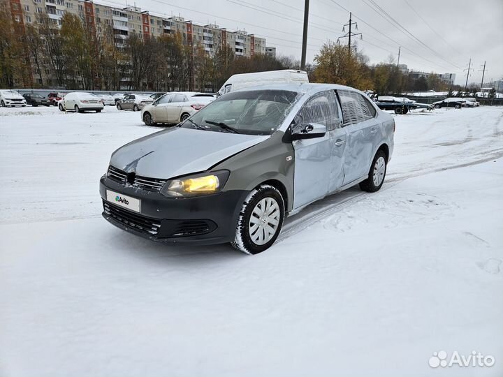 Volkswagen Polo 1.6 МТ, 2012, битый, 180 000 км