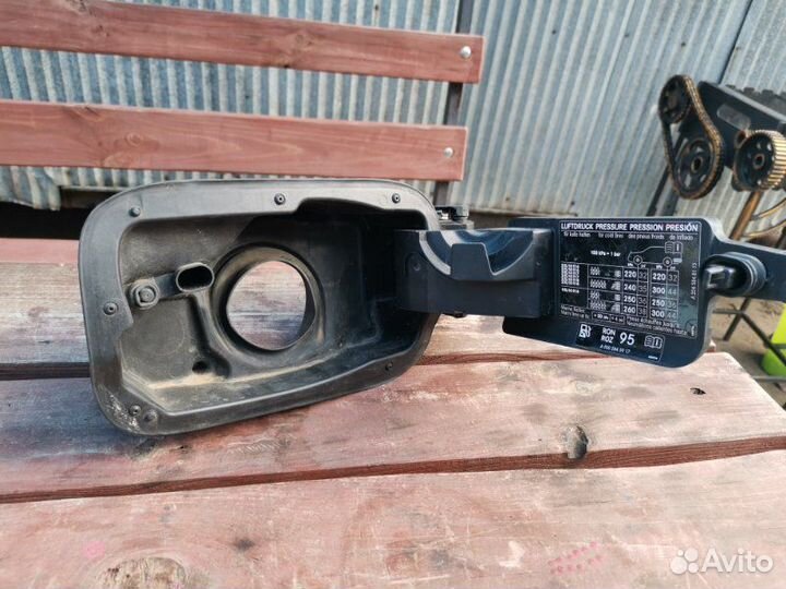 Ниша лючка бензобака Mercedes-Benz C-Class W204