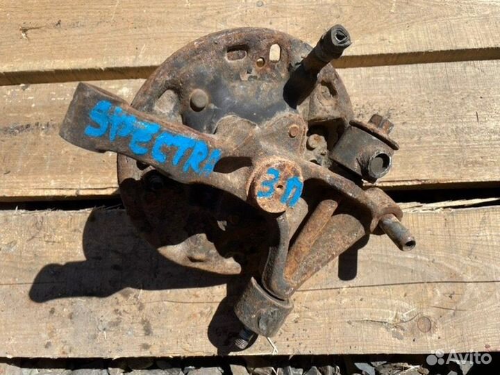 Кулак поворотный задний правый Kia Spectra седан
