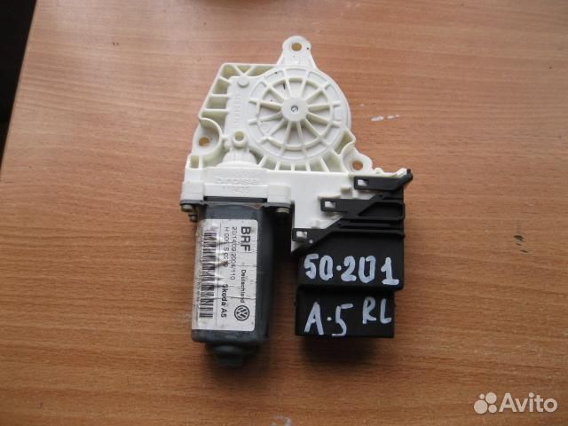 Мотор стеклоподъемника задний левый от Skoda Octa