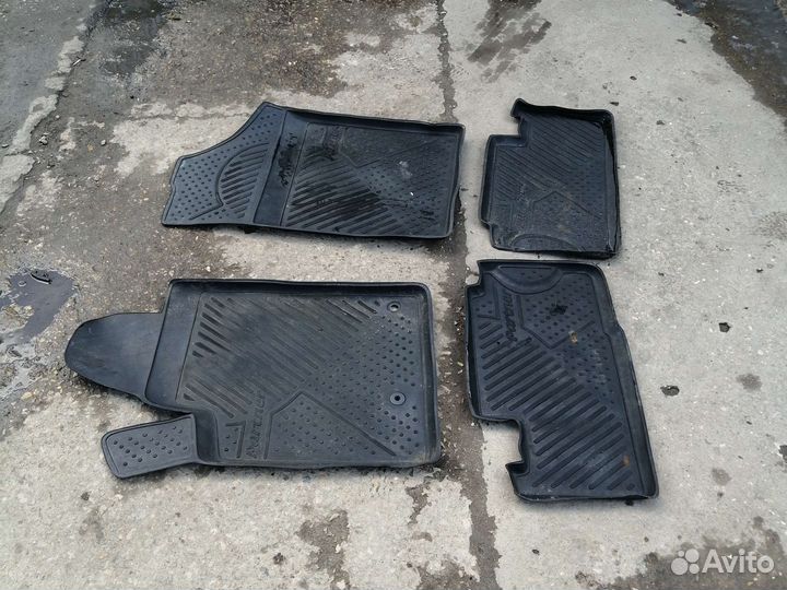 Автомобильные коврики резиновые peugeot партнёр