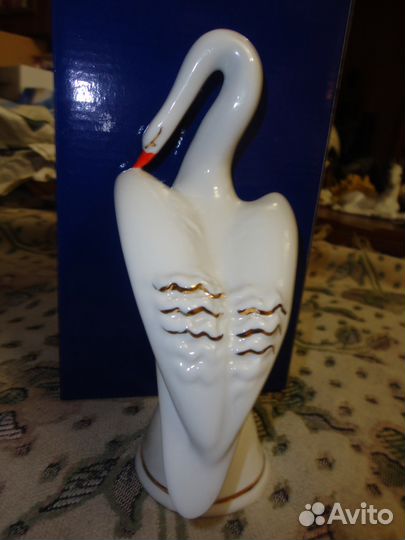 Фарфоровая статуэтка 
