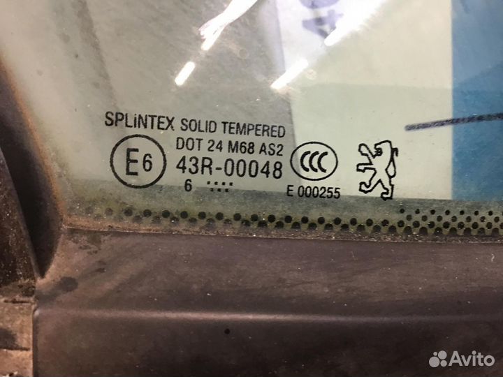 Стекло кузовное глухое правое Peugeot 307 2001-200