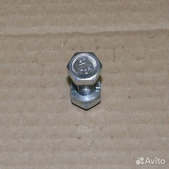 Болт М10*1,25* 35 (10,9) карданного вала с гайкой