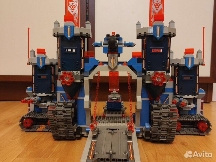 Lego nexo knights передвижной замок крепость