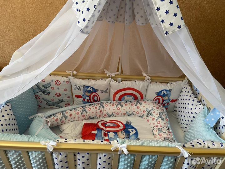 Детская кроватка с маятником