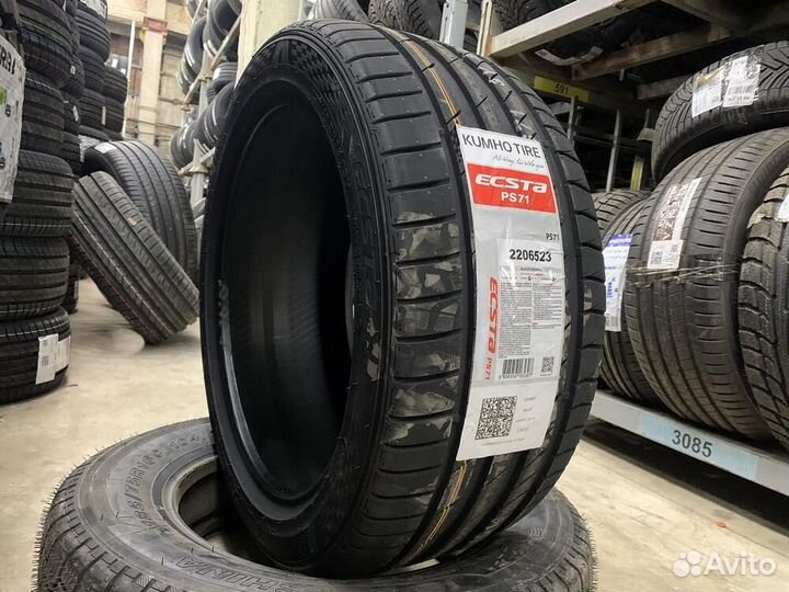 Kumho Ecsta PS71 215/55 R17 94