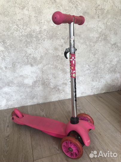 Самокат трехколесный