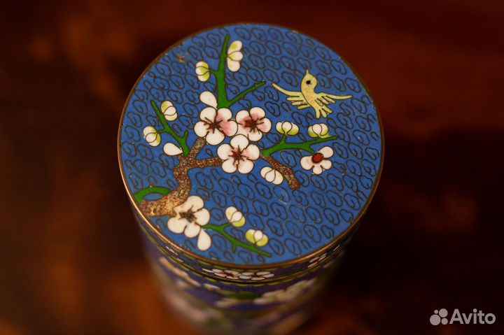 Старинная шкатулка клуазоне «Цветы сакуры»