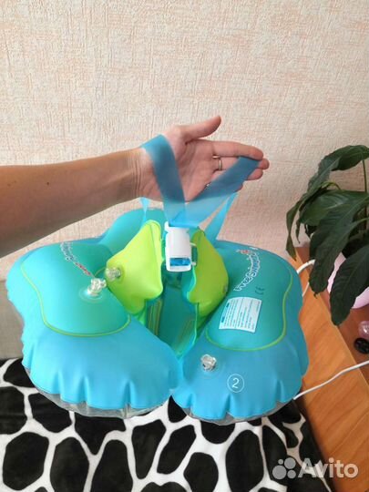 Надувной круг для малышей. Новый