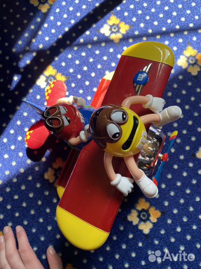 Самолет M&Ms игрушка коллекционная