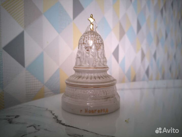 Статуэтка «Памятник 1000-летия России г. Новгород»