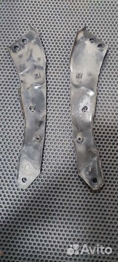 Кронштейн передней панели левый и правый