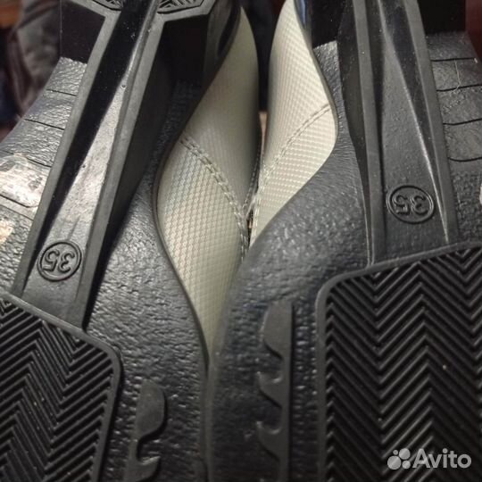 Ботинки лыжные