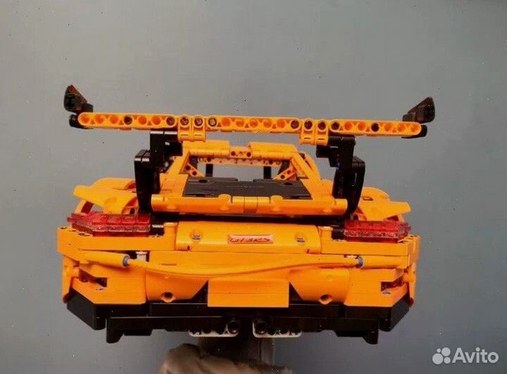 Конструктор Porsche 911 GT3 RS в ярком цвете