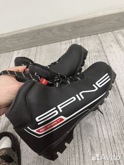 Лыжные ботинки spine