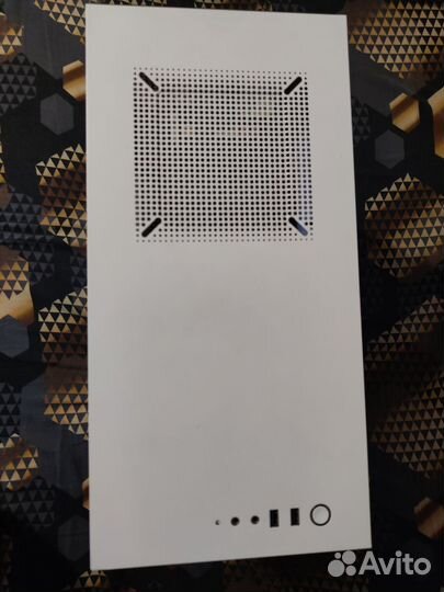 Корпус nzxt h500