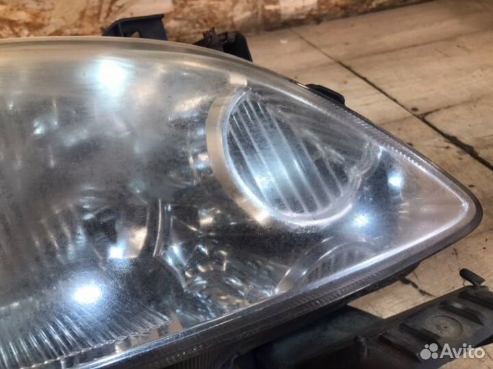 Фара передняя правая Mazda Mpv 2.3 2003