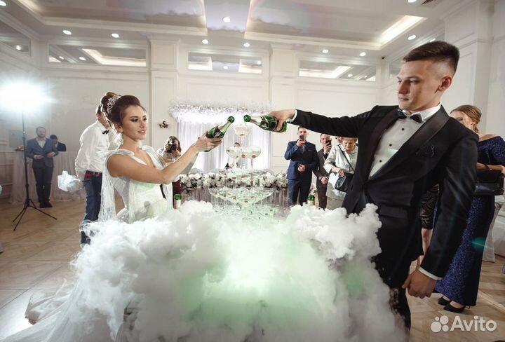 Горка с шампанским