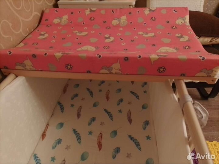 Пеленальная доска на кроватку