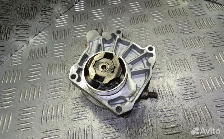 Насос вакуумный Opel Astra J