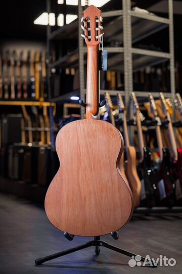 Классическая гитара Yamaha C40M 4/4