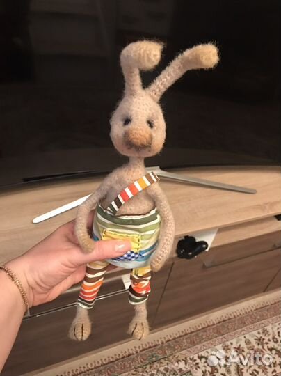 Зайка вязаный