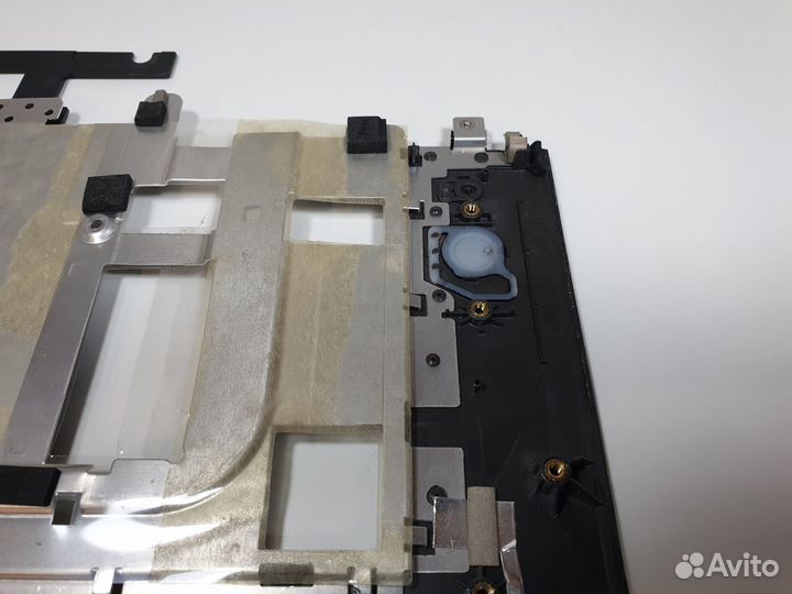 Топкейс Lenovo Y560