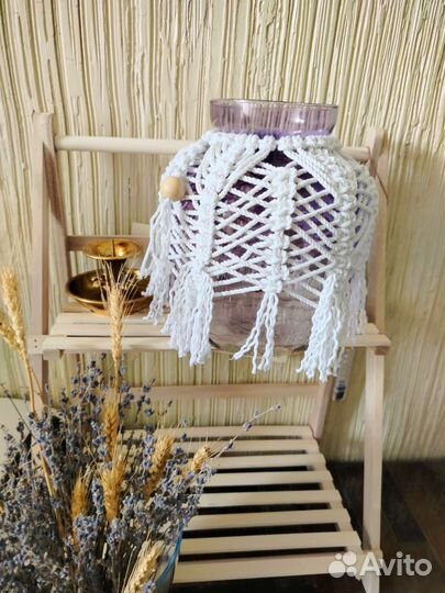 Ваза цветное стекло, оформленное в стиле макраме