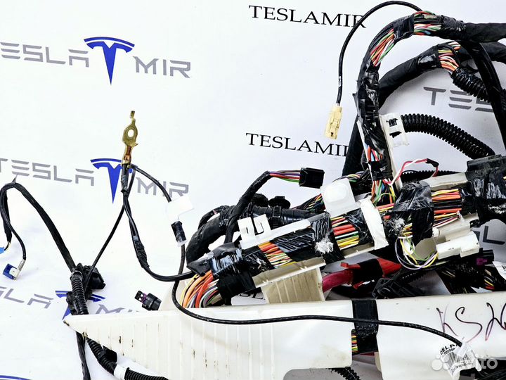Проводка салона Tesla Model 3 2019 1067955-00