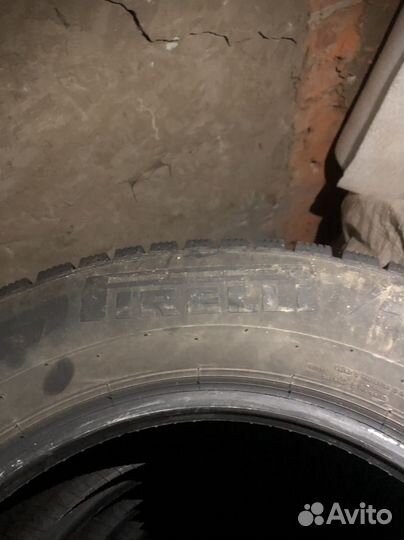 Pirelli Ice Zero 225/65 R17