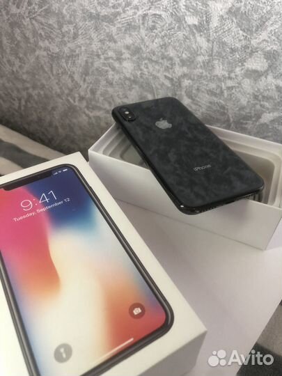 iPhone X, 64 ГБ