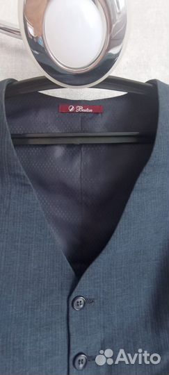 Костюм жилетка+брюки+рубашки р.48, рост до 170 см