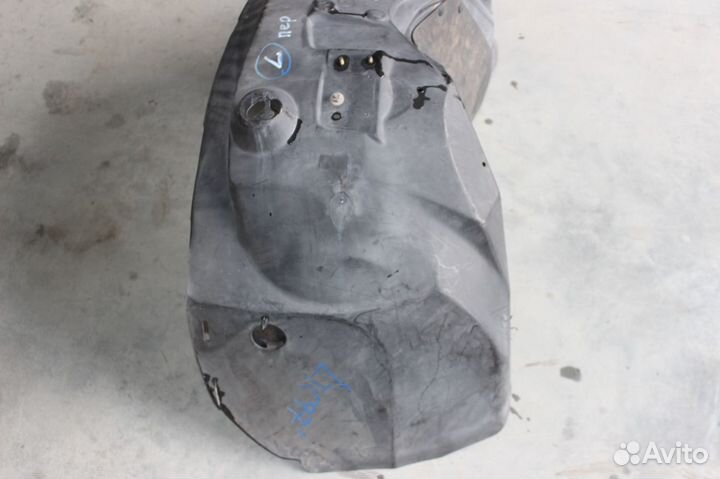 Подкрылок передний левый Lincoln Town Car 2 97г