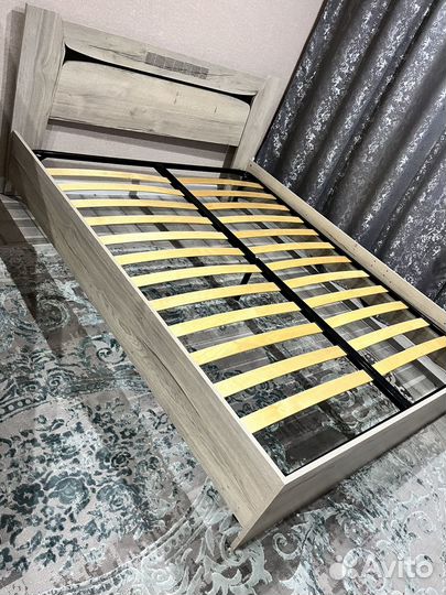 Кровать двухспальная с матрасом бу 160 200