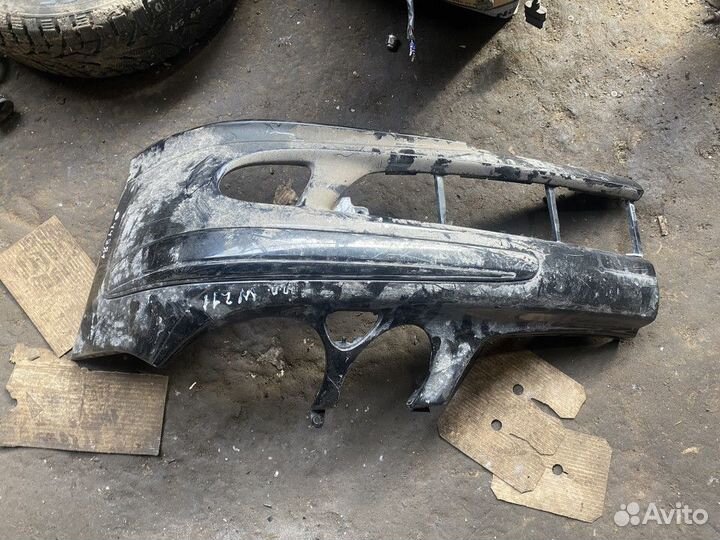 Кронштейн переднего бампера левый Mercedes Benz E