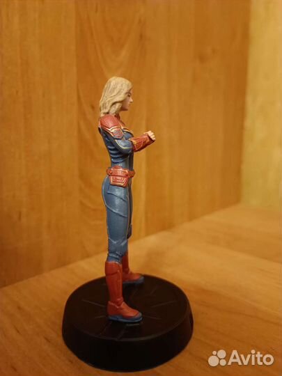 Настольная фигурка