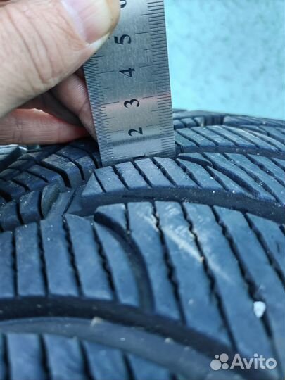 Goodyear UltraGrip Ice WRT 235/60 R17 102S