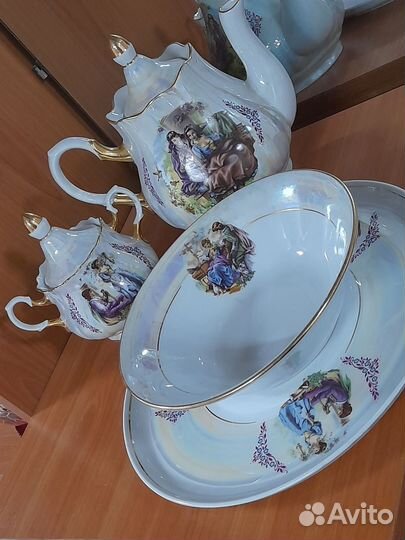 Кобальтовый фарфор с лепкой