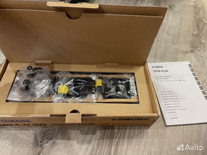 Кронштейн для настенного монтажа Yamaha SPM-K30
