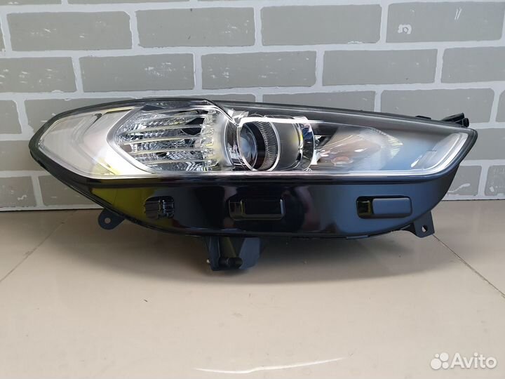 Фара правая галоген Ford Mondeo 5 2014