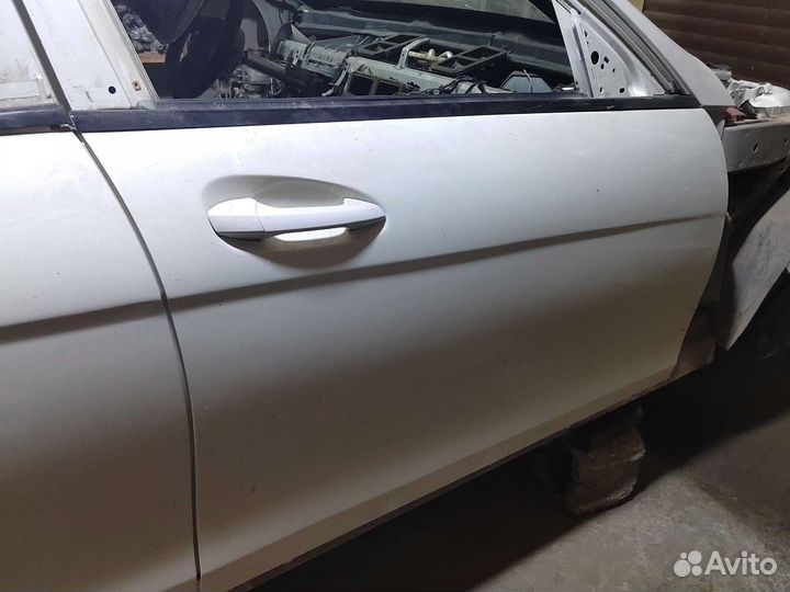 Мерседес 204 двери