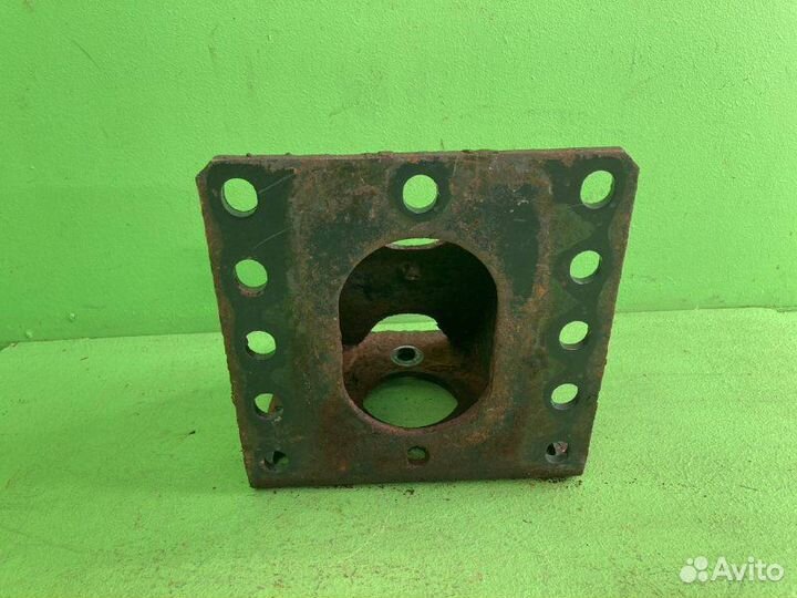 Кронштейн траверсы iveco stralis